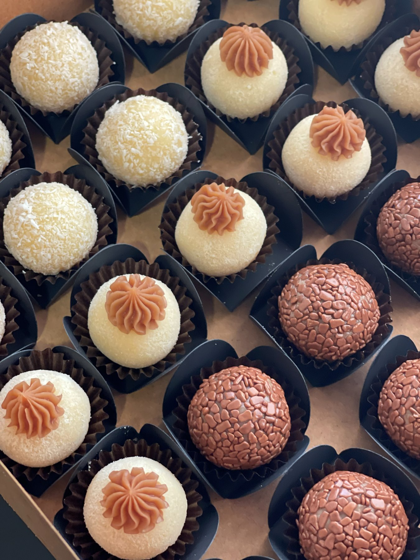 Brigadeiros diversos