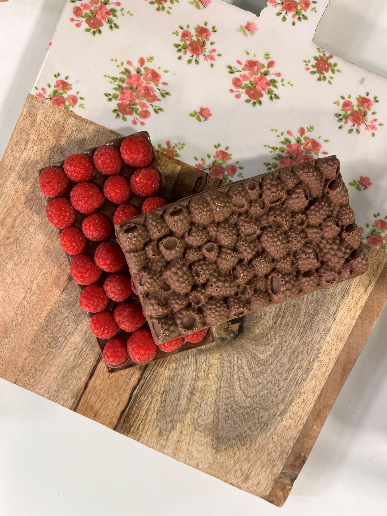 Chocolate crocante com framboesa